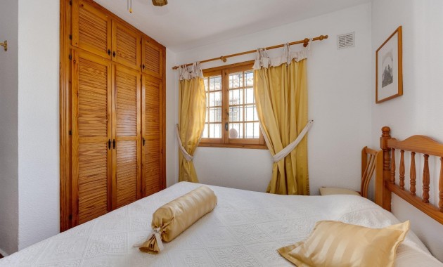 Sale - Bungalow -
Orihuela Costa - Las Filipinas
