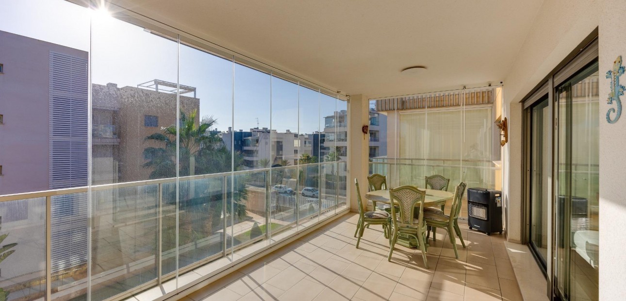 Sale - Apartment / flat -
Orihuela Costa - Los Dolses