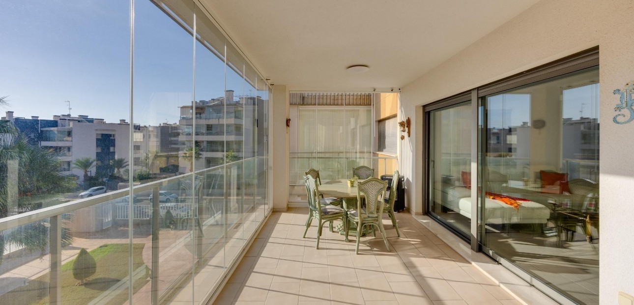 Sale - Apartment / flat -
Orihuela Costa - Los Dolses