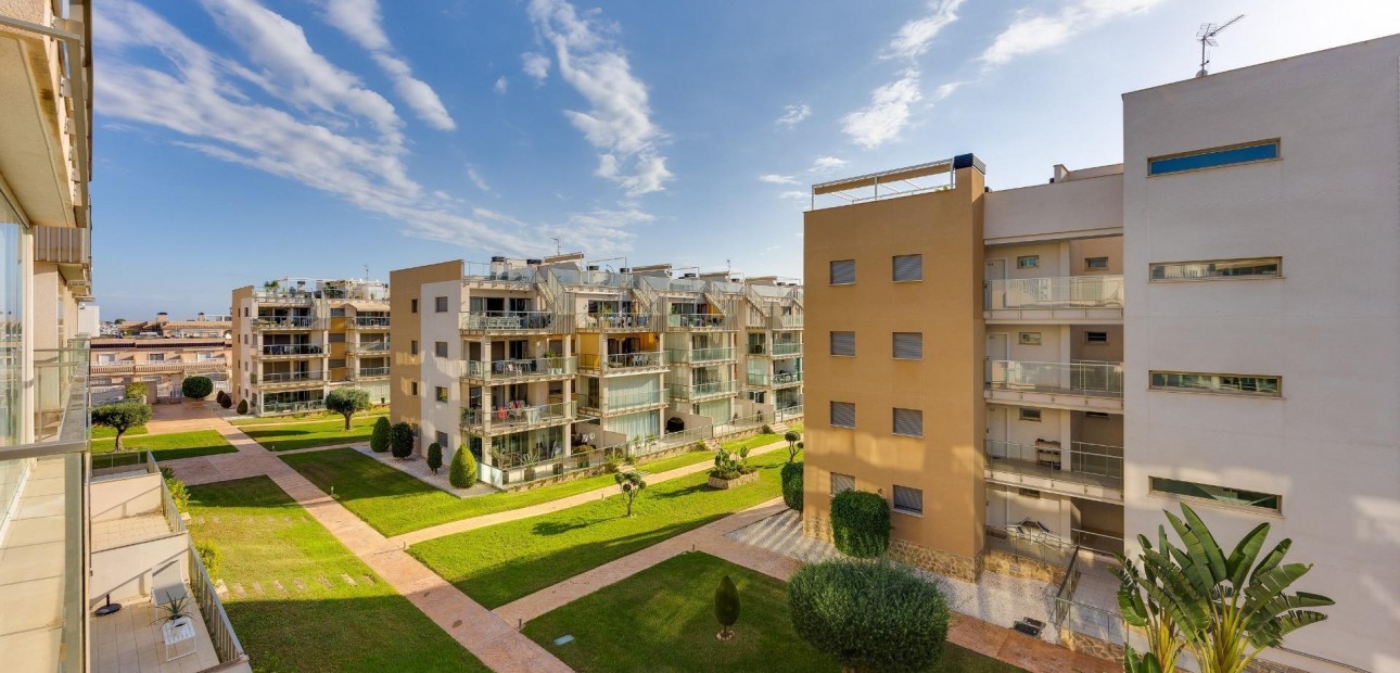 Sale - Apartment / flat -
Orihuela Costa - Los Dolses