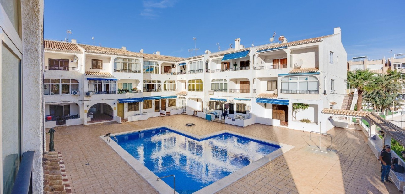 Sale - Apartment / flat -
Torrevieja - Torreblanca