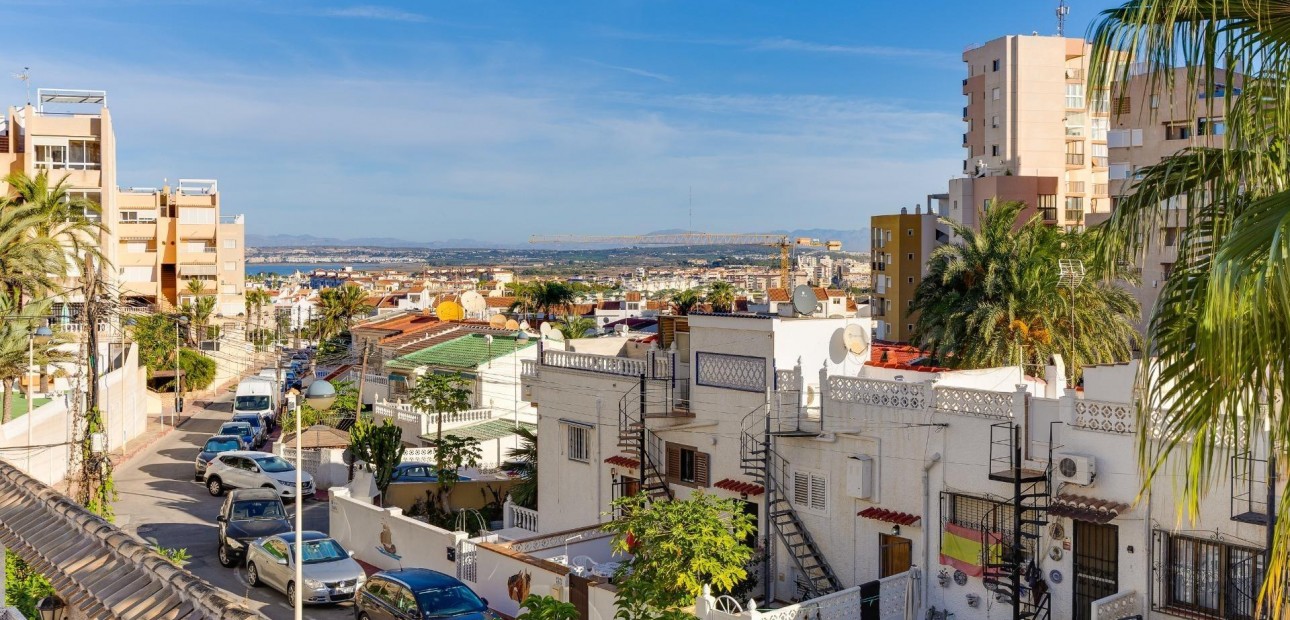Sale - Apartment / flat -
Torrevieja - Torreblanca