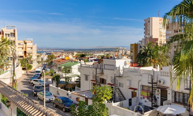 Sale - Apartment / flat -
Torrevieja - Torreblanca