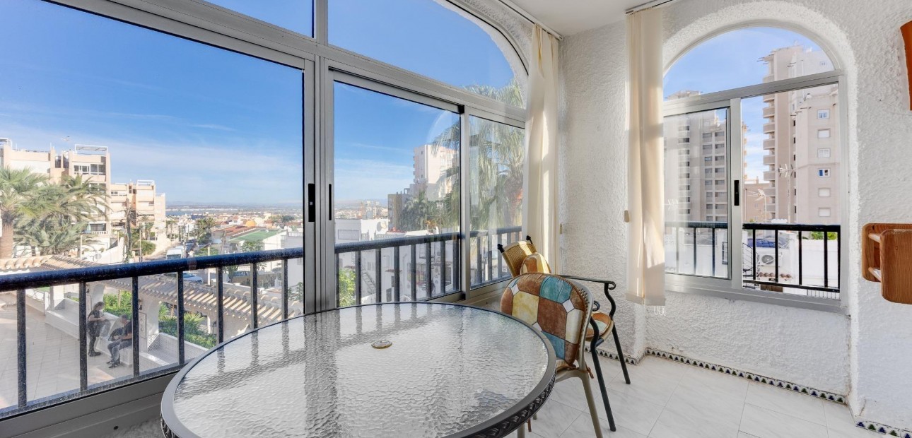 Sale - Apartment / flat -
Torrevieja - Torreblanca