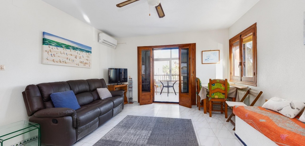 Sale - Apartment / flat -
Torrevieja - Torreblanca