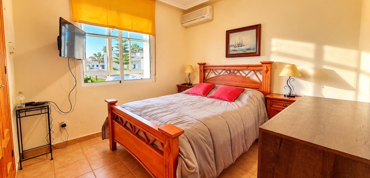 Sale - Apartment / flat -
Torrevieja - Torreblanca