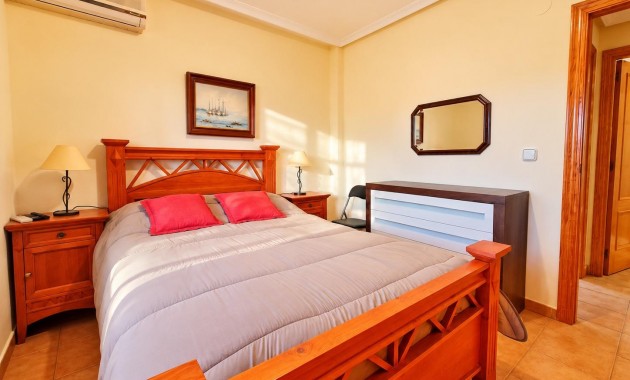 Sale - Apartment / flat -
Torrevieja - Torreblanca
