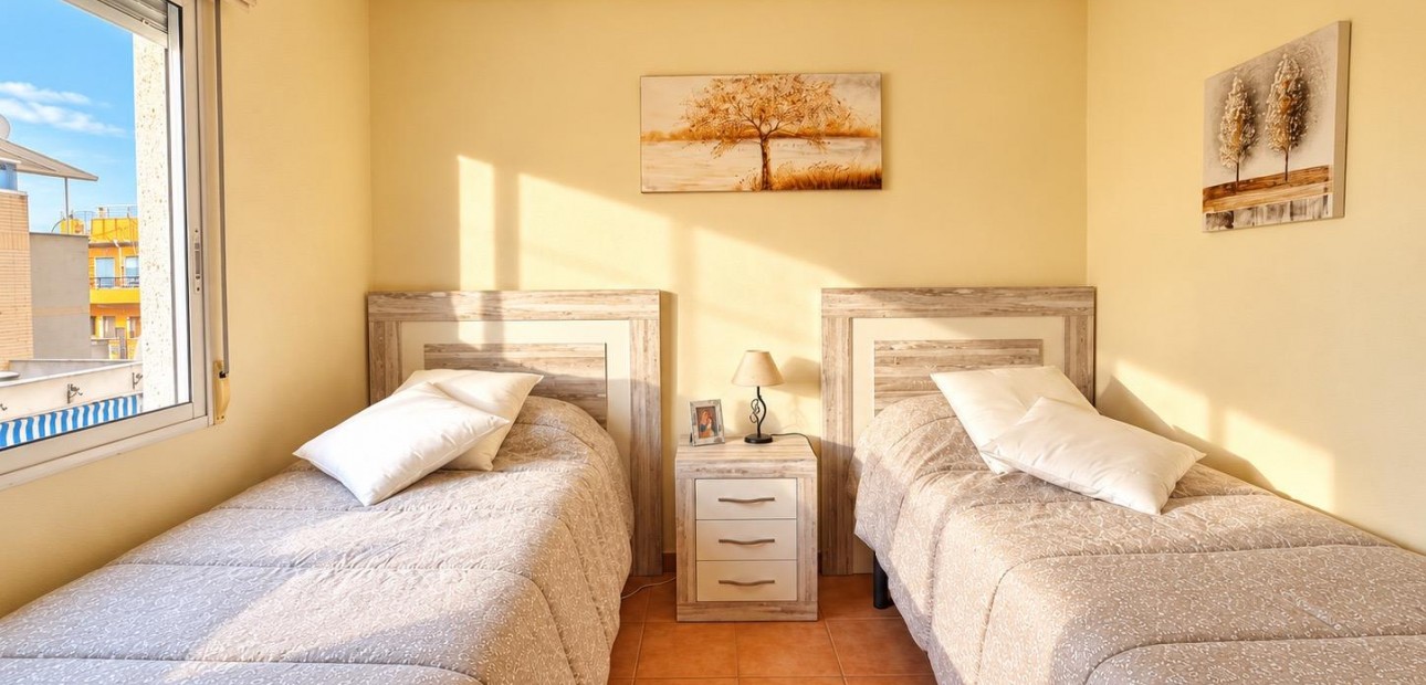 Sale - Apartment / flat -
Torrevieja - Torreblanca