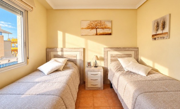 Sale - Apartment / flat -
Torrevieja - Torreblanca