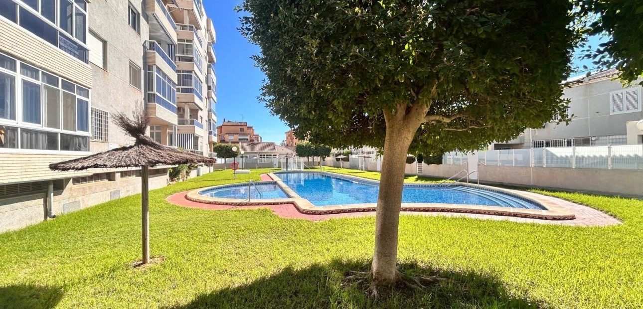 Sale - Apartment / flat -
Torrevieja - Torreblanca