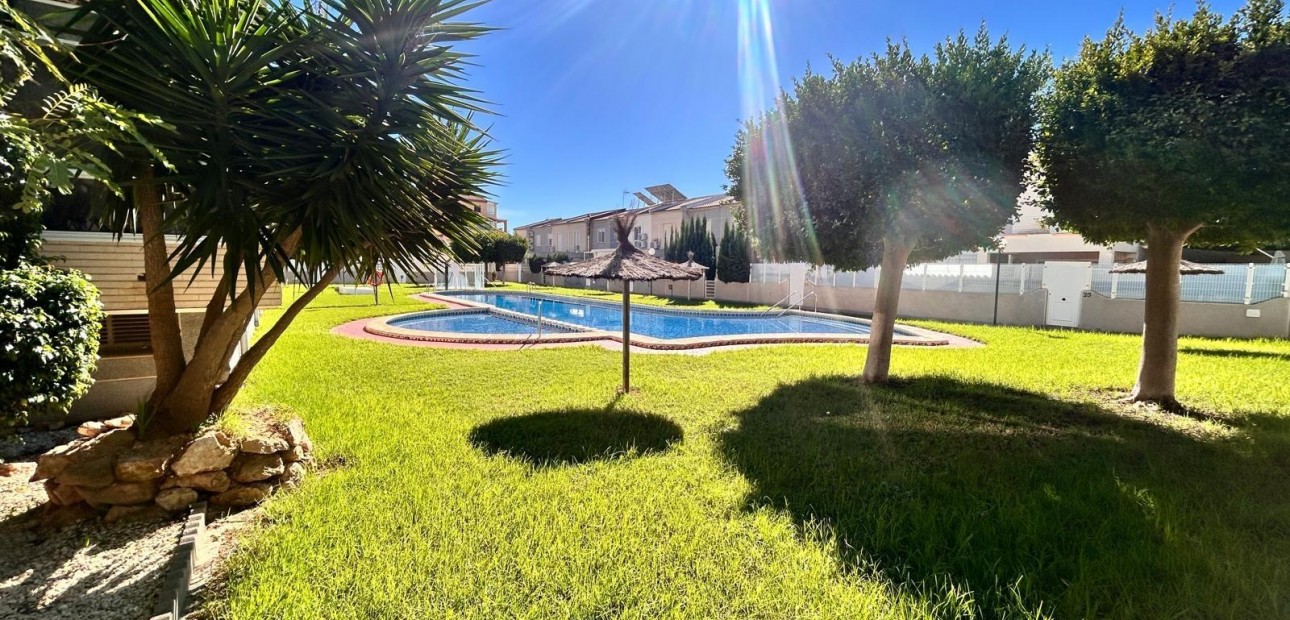 Sale - Apartment / flat -
Torrevieja - Torreblanca