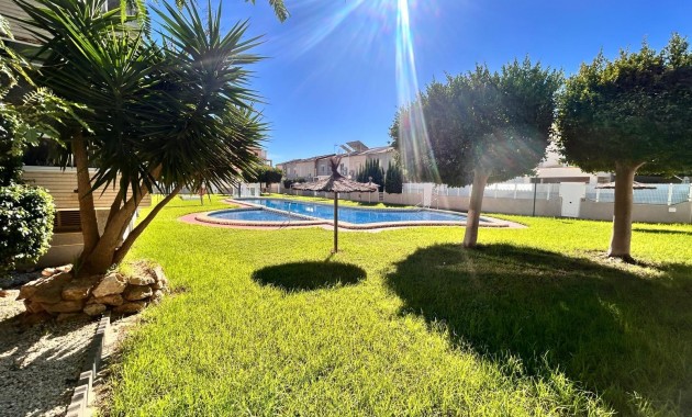 Sale - Apartment / flat -
Torrevieja - Torreblanca