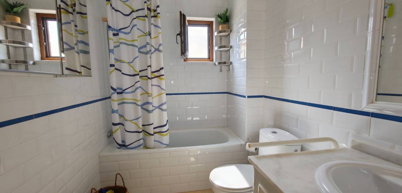 Sale - Apartment / flat -
Algorfa - La Finca Golf Resort