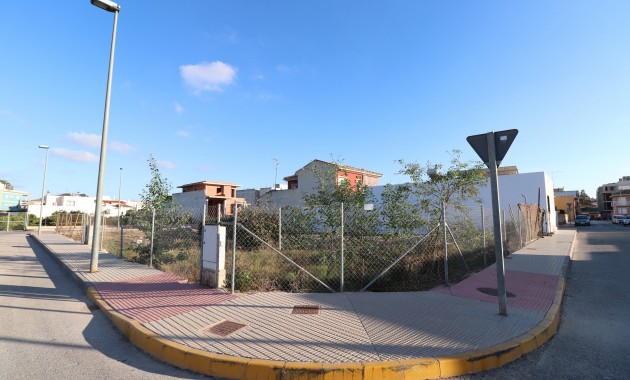 Venta - Plot of Land -
Rojales - Los Palacios