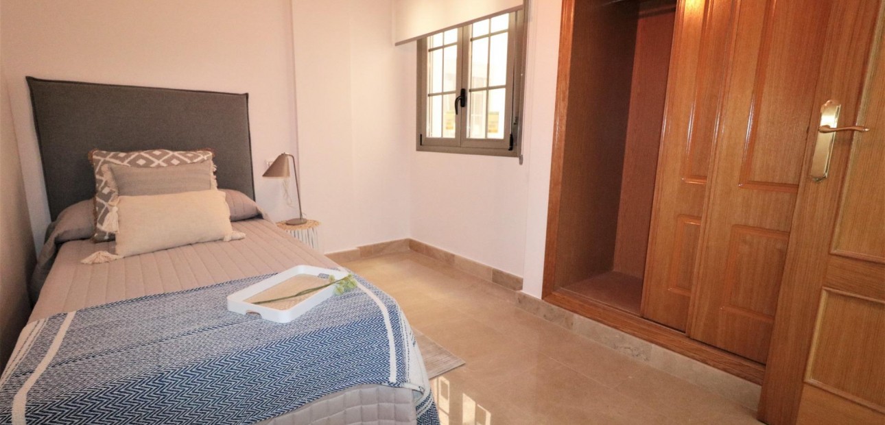 Sale - Apartment / flat -
Torrevieja - Los Balcones