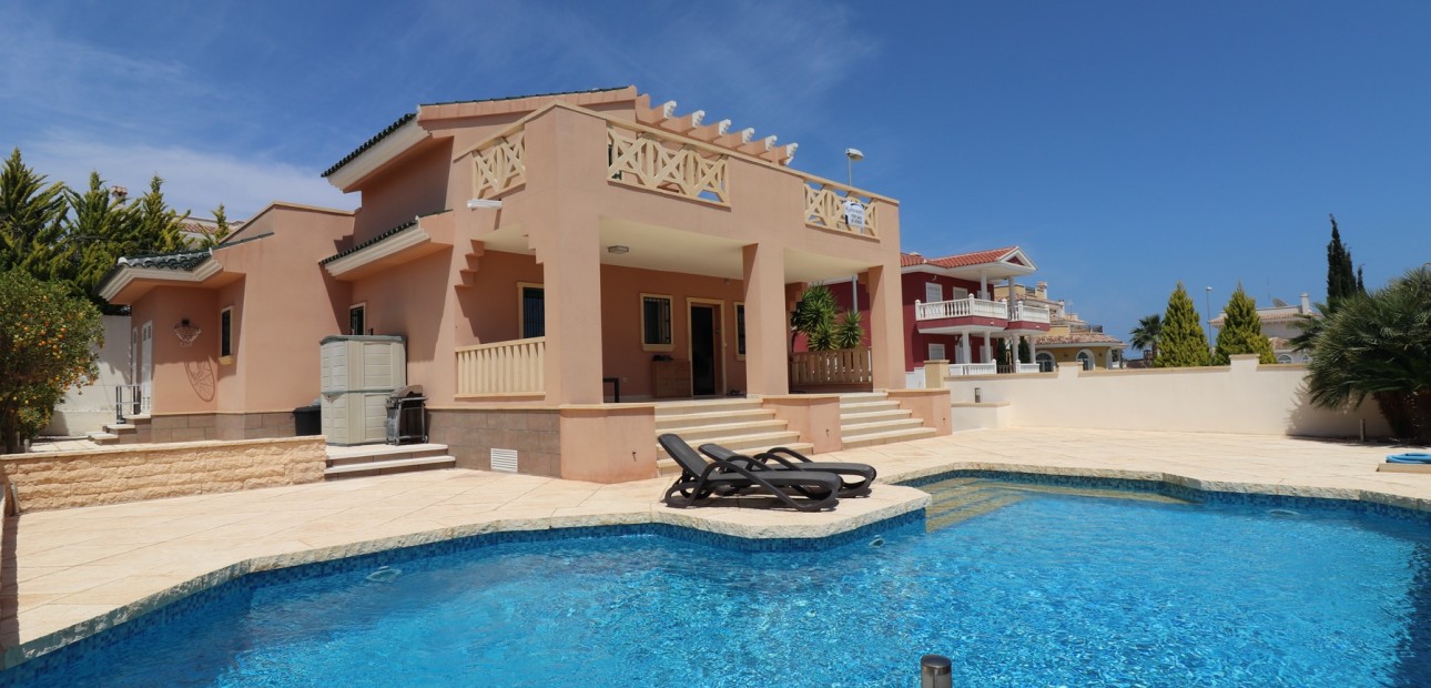 Sale - Villa -
Ciudad Quesada - Doña Pepa