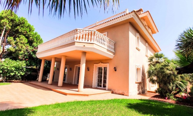 Nueva construcción  - Villa -
Cabo Roig