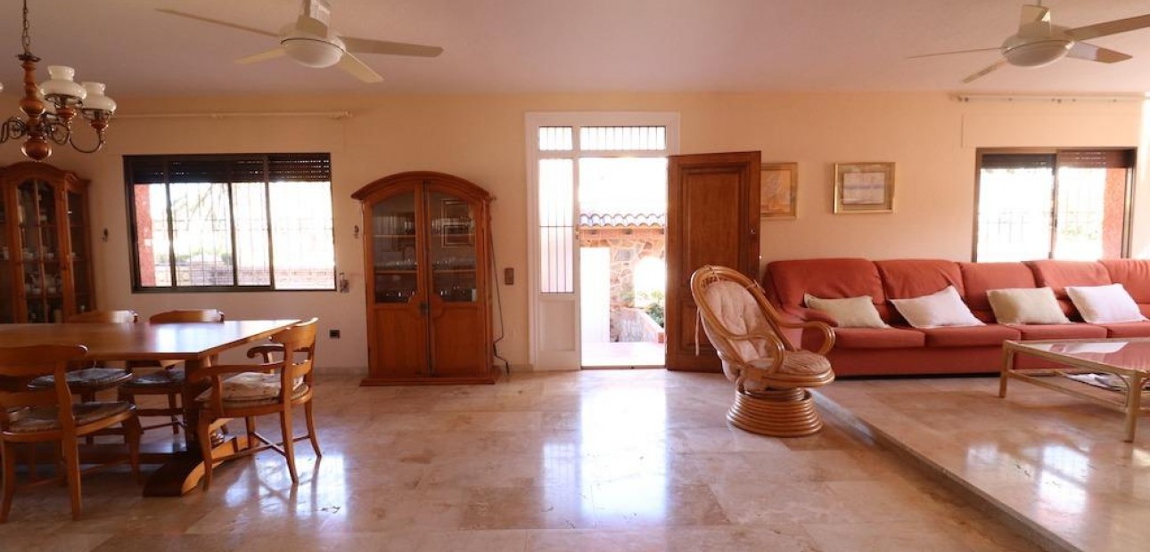 Sale - Villa -
Cabo Roig - MUY CERCA DE LA PLAYA