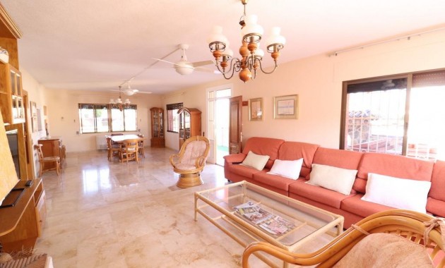 Sale - Villa -
Cabo Roig - MUY CERCA DE LA PLAYA