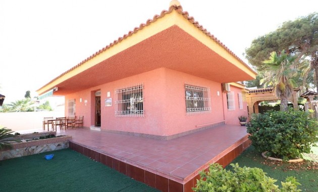 Venta - Villa -
Cabo Roig - MUY CERCA DE LA PLAYA