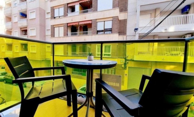 Venta - Apartamento / piso -
Torrevieja - Estacion de autobuses
