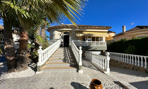 Sale - Detached House / Villa -
Orihuela - Benferri