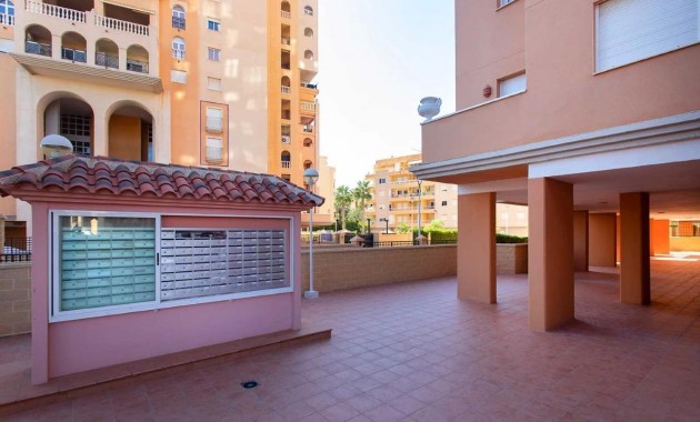 Sale - Apartment / flat -
Torrevieja - Torrejón