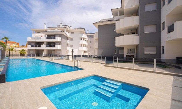 Venta - Apartamento / piso -
Dehesa de Campoamor