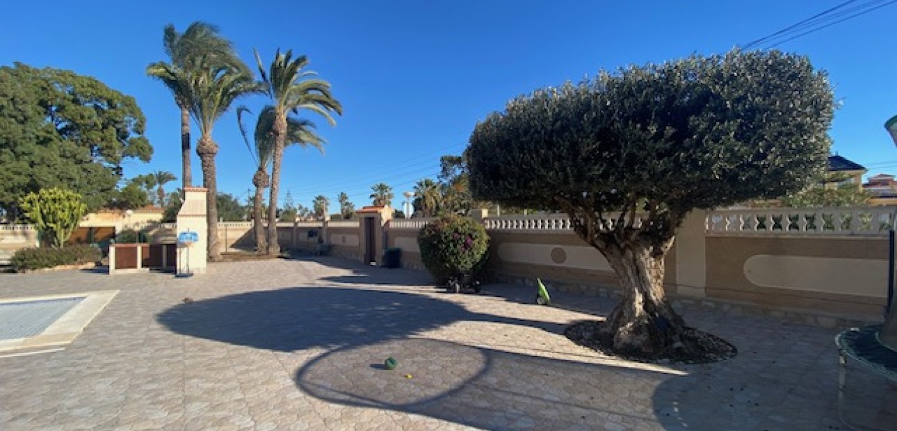 Sale - Villa -
La Siesta - El Salado - Torreta - Torreta Florida