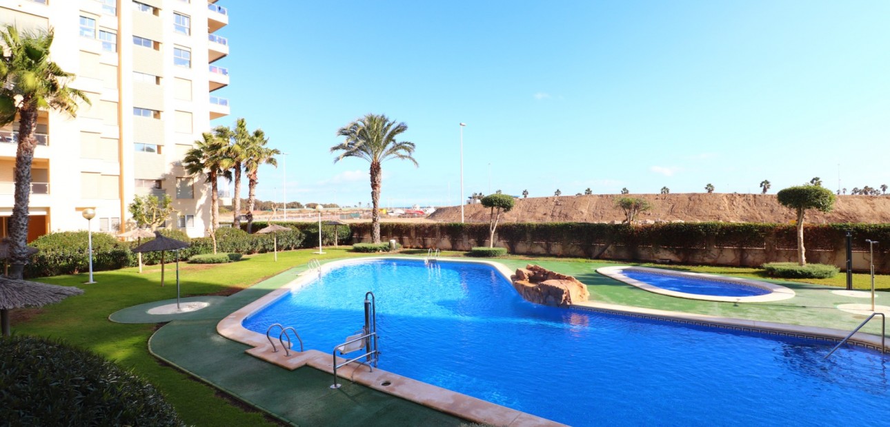 Sale - Apartment / flat -
Guardamar del Segura - Guardamar del Segura - Town