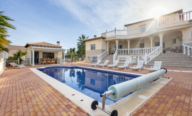 Venta - Villa -
Campos del Rio