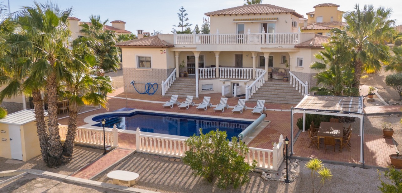 Venta - Villa -
Campos del Rio