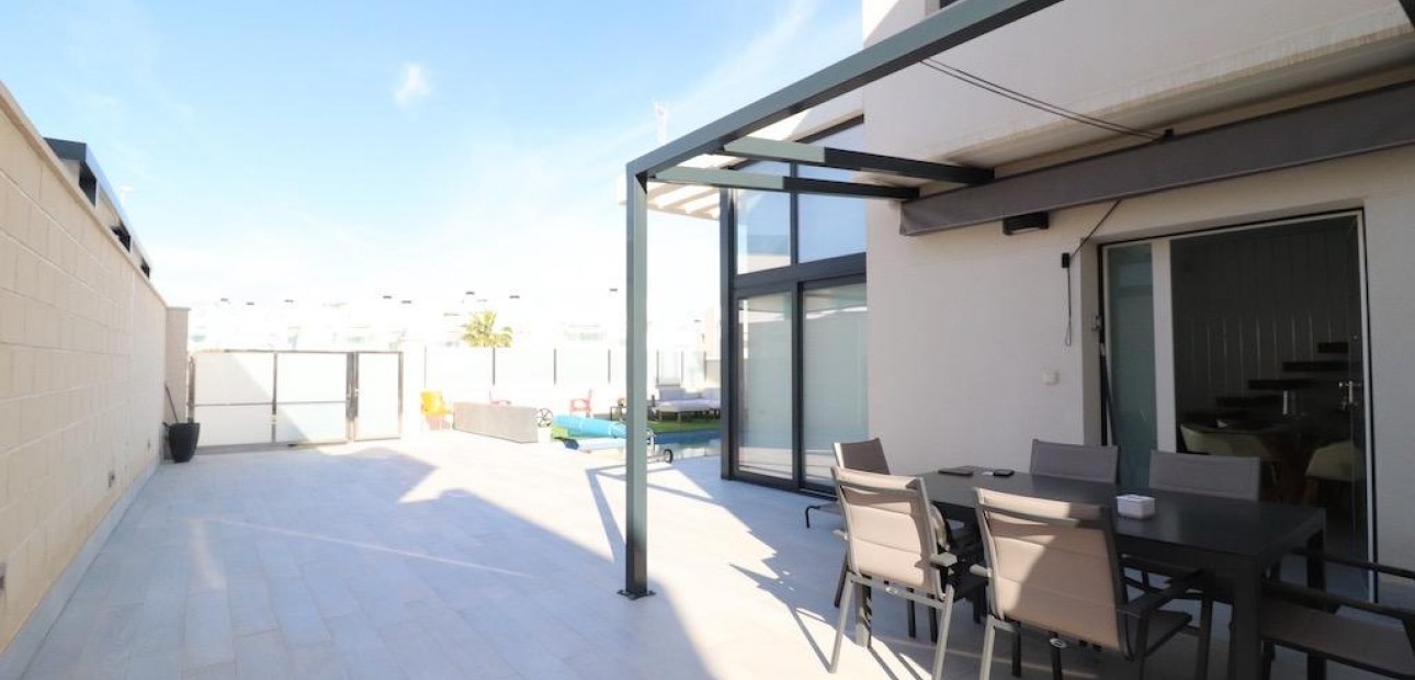 Venta - Villa -
Orihuela Costa - Lomas de Cabo Roig