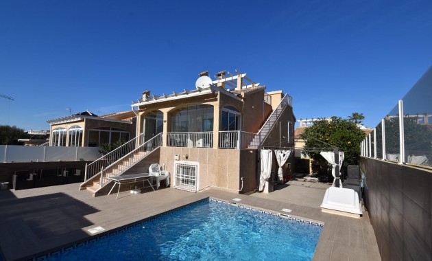 Venta - Villa -
Torrevieja - Los altos