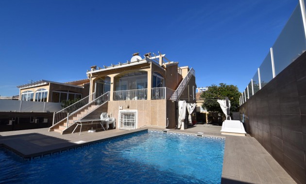 Venta - Villa -
Torrevieja - Los altos