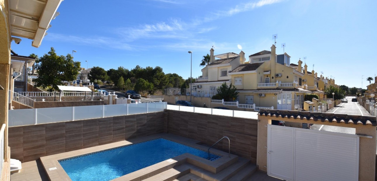 Venta - Villa -
Torrevieja - Los altos