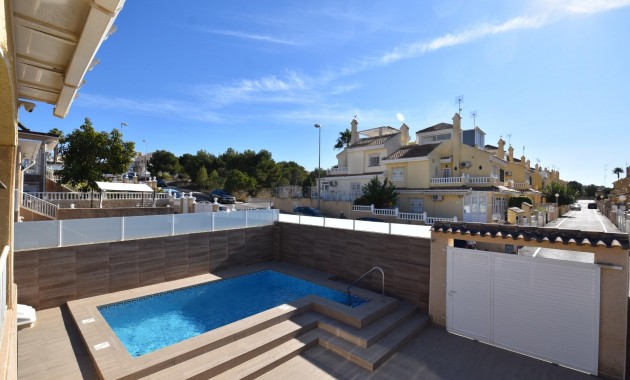 Venta - Villa -
Torrevieja - Los altos