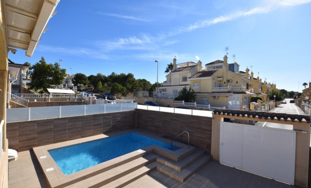 Venta - Villa -
Torrevieja - Los altos