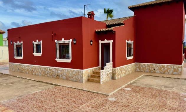 Venta - Villa -
Orihuela