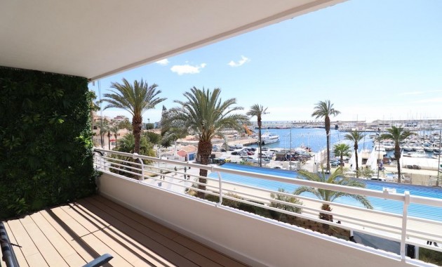 Sale - Apartment / flat -
Torrevieja - Paseo maritimo