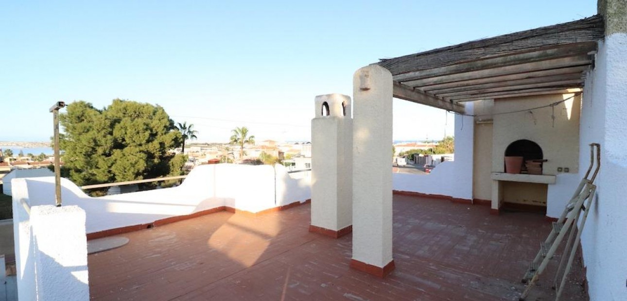 Sale - Villa -
Torrevieja - Los altos