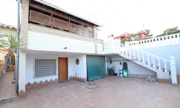 Sale - Villa -
Torrevieja - Los altos