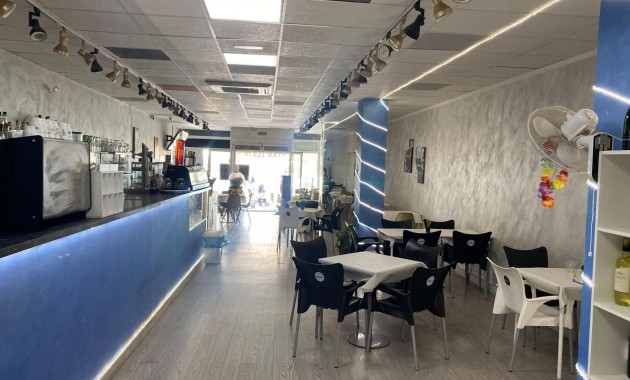 Sale - Commercial Unit -
Torrevieja - Playa del Cura