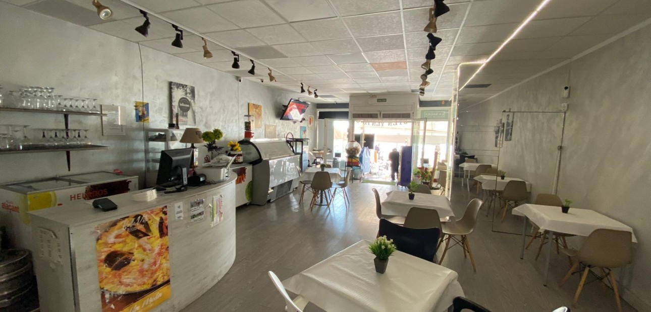 Sale - Commercial Unit -
Torrevieja - Playa del Cura