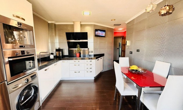 Sale - Apartment / flat -
Torrevieja - Estacion de autobuses