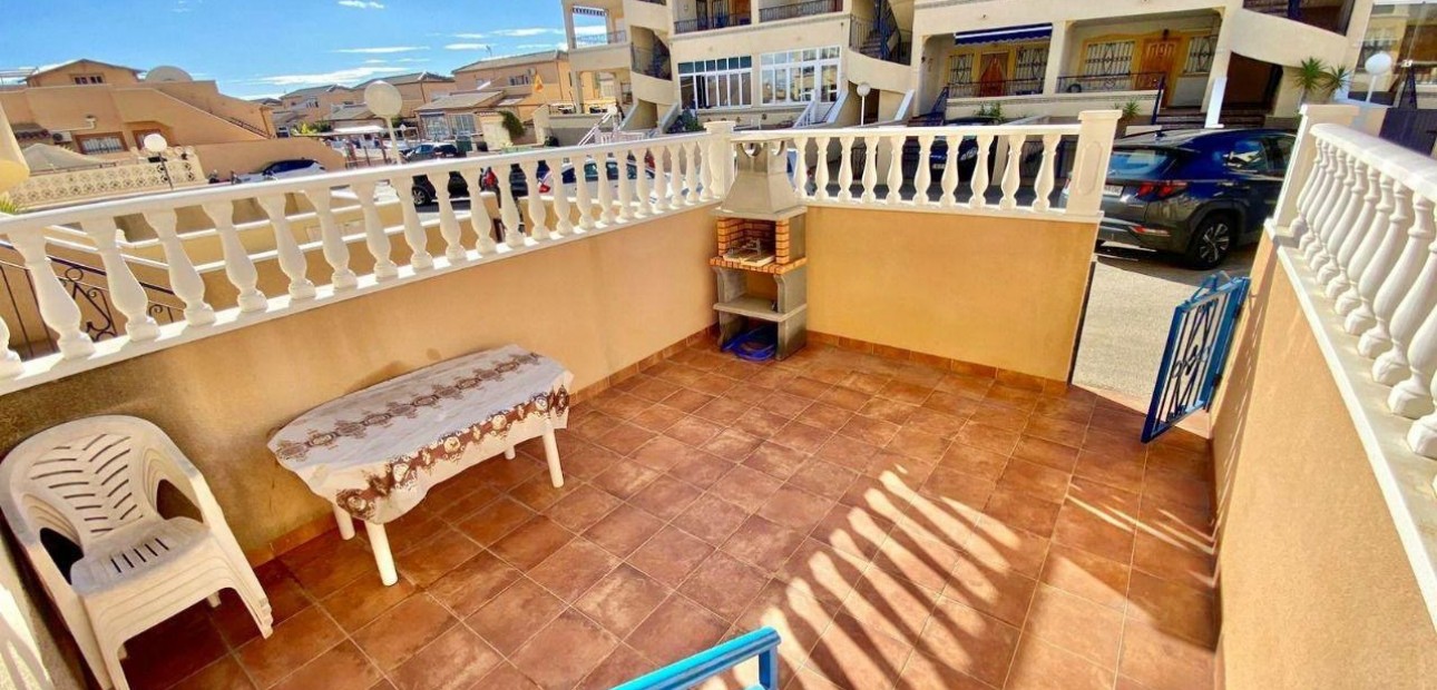 Sale - Bungalow -
Orihuela - Urbanización Perla del Mar