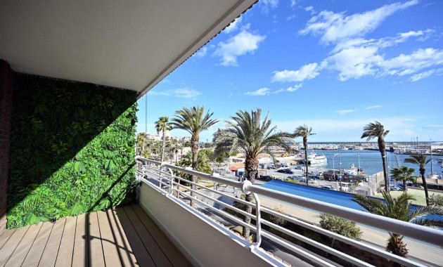 Sale - Apartment / flat -
Torrevieja - Centro