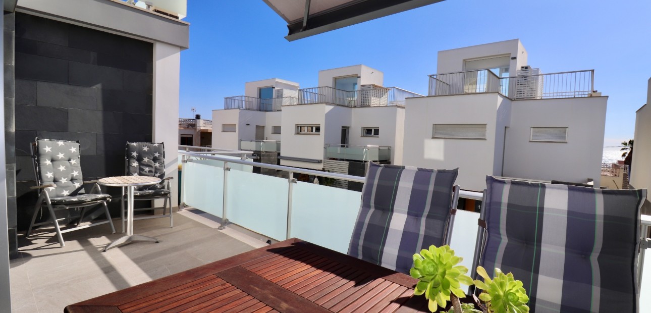 Sale - Town house -
Guardamar del Segura - Guardamar Playa