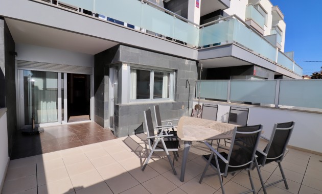 Herverkoop - Town house -
Guardamar del Segura - Guardamar Playa