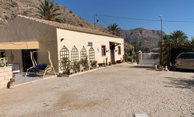 Sale - Finca / Country Property -
Orihuela